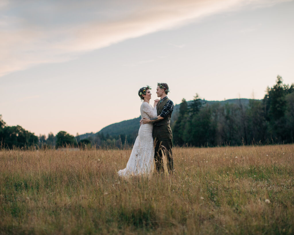 Whitewater Ranch summer boho wedding Meg Cole Photos Bend Oregon Wedding Photographer